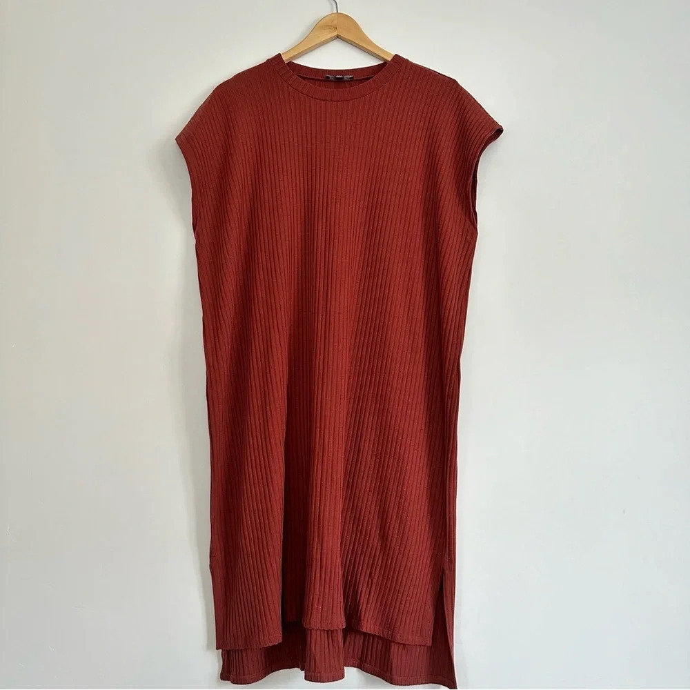 EILEEN FISHER Ribbed low high dress in burnt orange Size: L